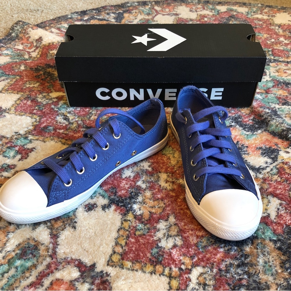 Nice Condition PurplishBlue Converse 🖤.